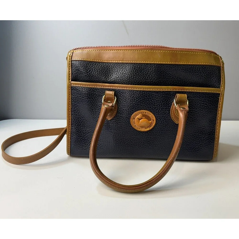 Vtg  Dooney & Bourke Satchel Bag Womens Navy Tan Leather All Weather Read Read